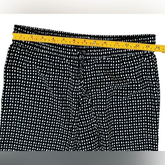 Ann Taylor LOFT Petites Black & White Lightweight Drawstring Pants. Small Petite - Picture 3 of 6
